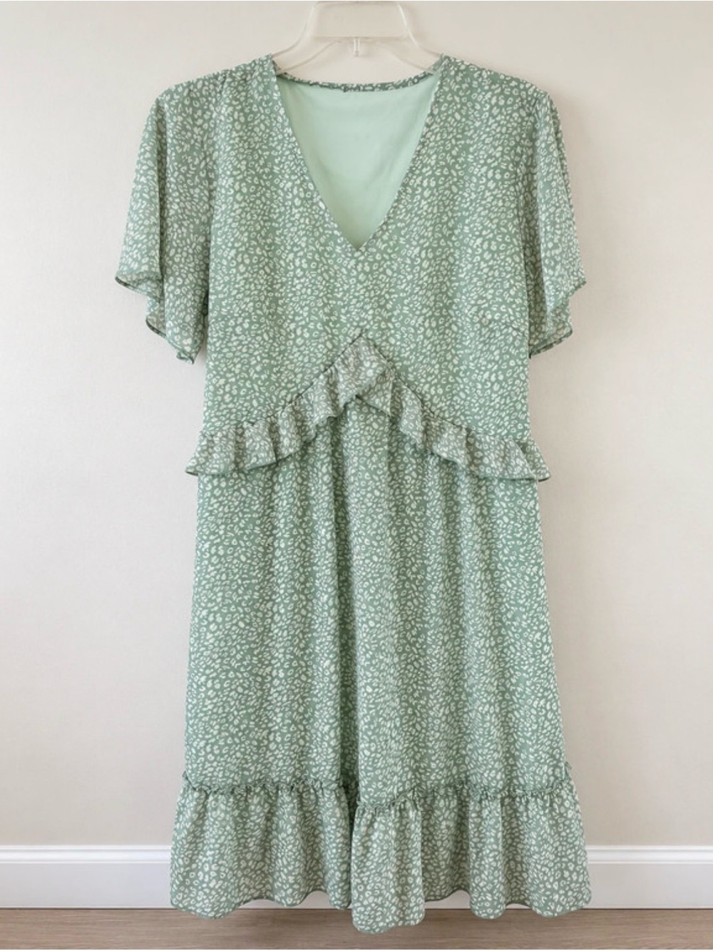 Source Unknown Mint Green Floral V-Neck Ruffle Midi Dress